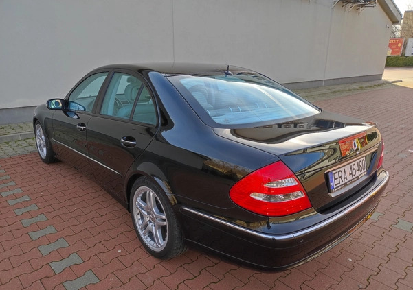 Mercedes-Benz Klasa E cena 58900 przebieg: 152374, rok produkcji 2006 z Radomsko małe 352